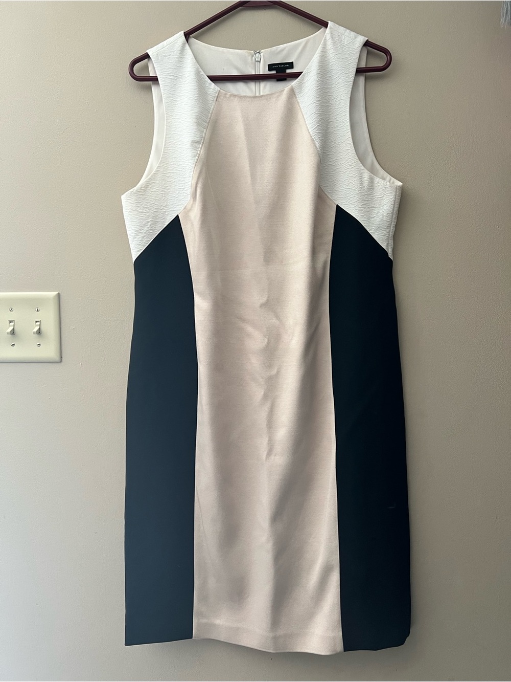 Ann Taylor sz 14 color-block sleeveless sheath dress with back zipper.